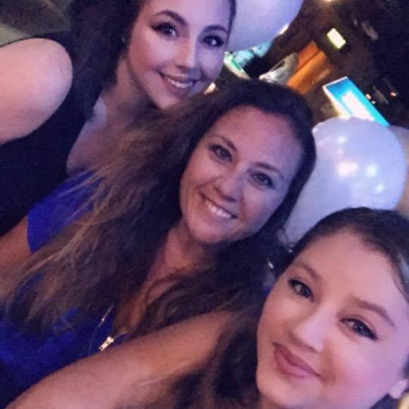 Meet your Posher, Lisa - Picture 1 of 1